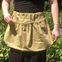 Harvesting and Weeding Apron for Gardeners - Perfect for Vegetables, Fruits, Herb Gathering, Berry Picking, Foraging, Mushrooms, Farmers Market, Eggs