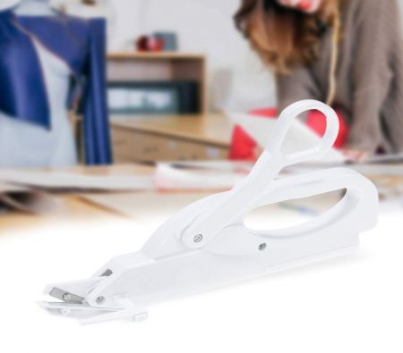 Electric Automatic Scissors, Multipurpose Craft Shears, Safe Handheld Fabric Sewing Cutting Machine, Cordless Design
