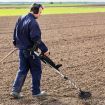 LCD Screen Metal Detector with Headphones - Black
