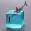 Shark Diver Night Light Table Lamp, Handmade Resin Shark Lamp, Night Light Cube Desk Ornament, Suitable for Children's Room, Office Decoration, Gift